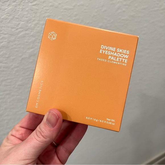 EM COSMETICS Divine Skies Eyeshadow Palette
Faded Clementine. BRAND NEW. - Picture 2 of 3